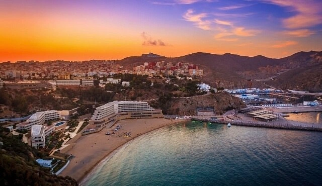 Port desservi par la liaison Motril–Al Hoceima