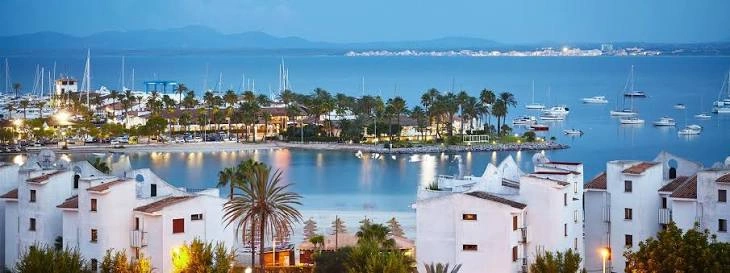 Port desservi par la liaison Sète–Alcúdia