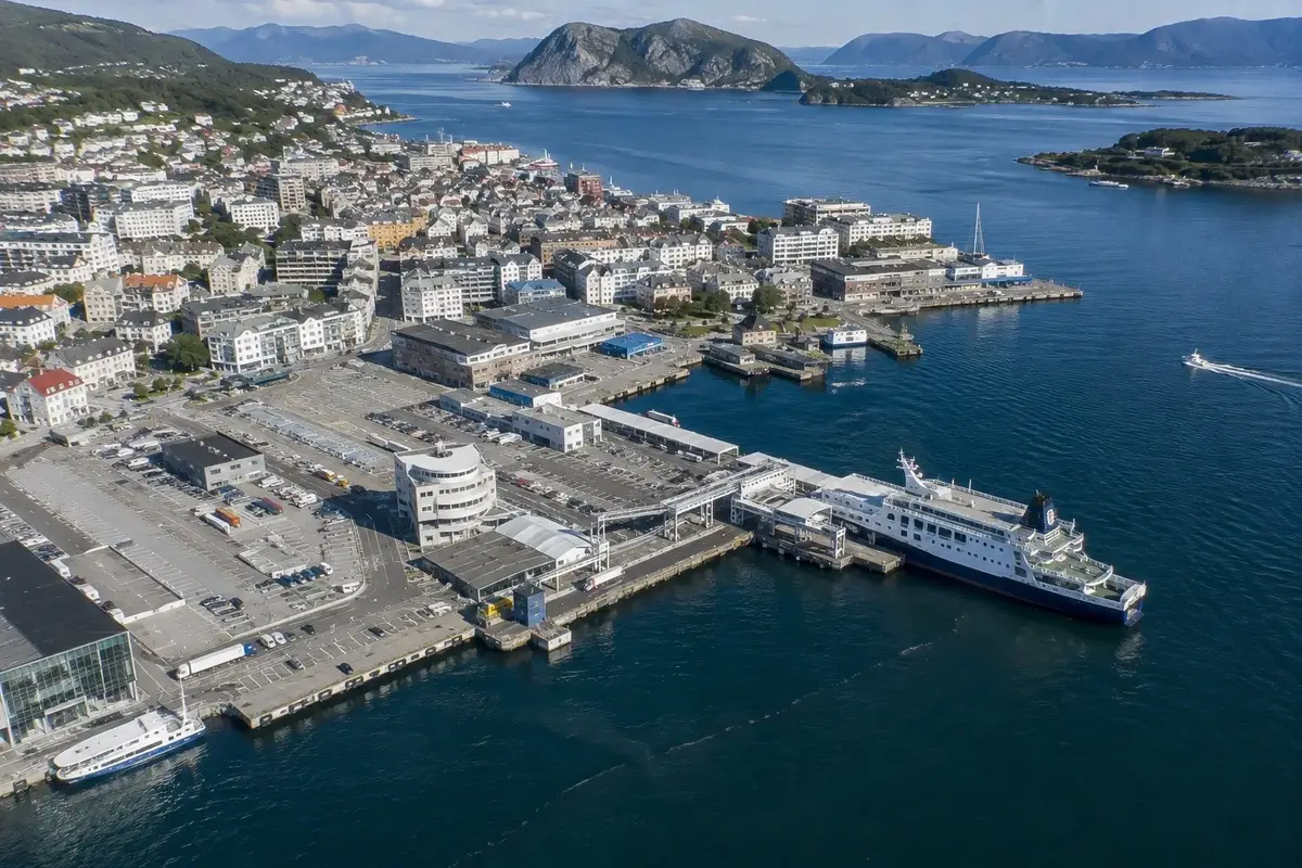 Port ferry de Ålesund