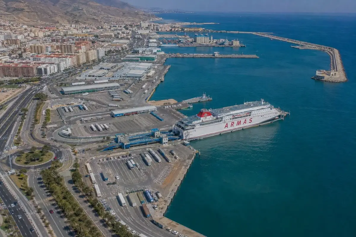 Port desservi par la liaison Almería–Nador