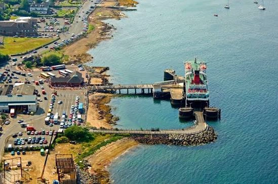 Port desservi par la liaison Troon–Brodick