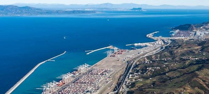 Port desservi par la liaison Almería–Nador
