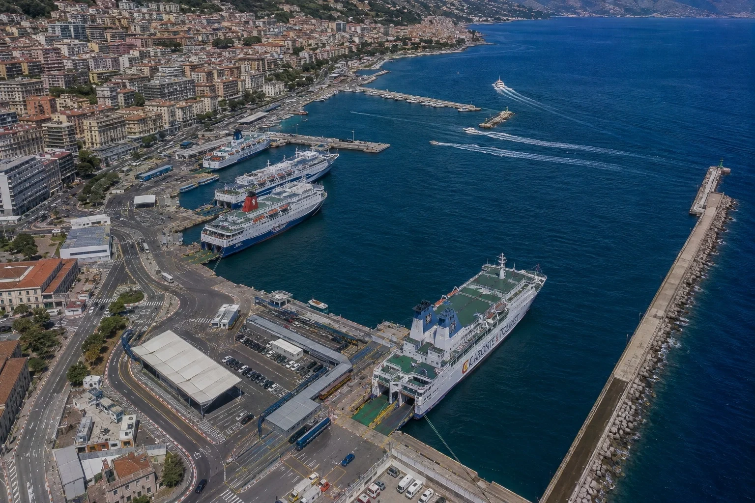 Port desservi par la liaison Messina–Reggio Calabria