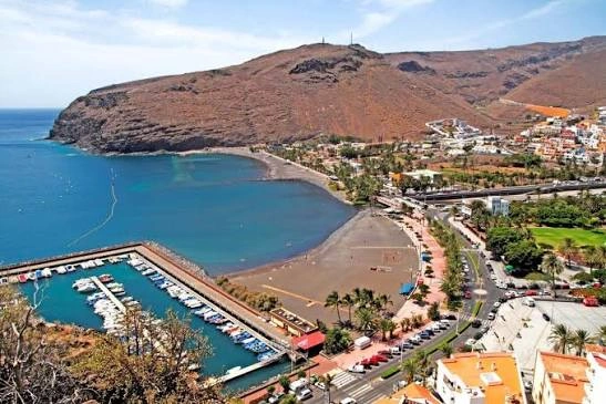 Port desservi par la liaison Los Cristianos–San Sebastián de La Gomera