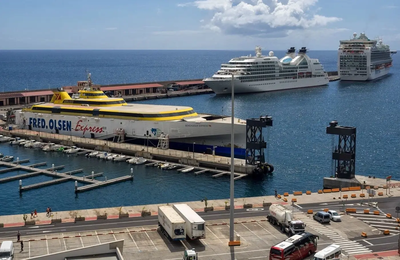 Port desservi par la liaison Los Cristianos–Santa Cruz de La Palma