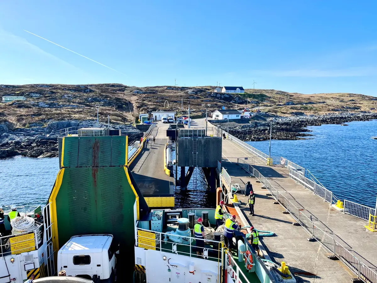 Port desservi par la liaison Oban–Tiree