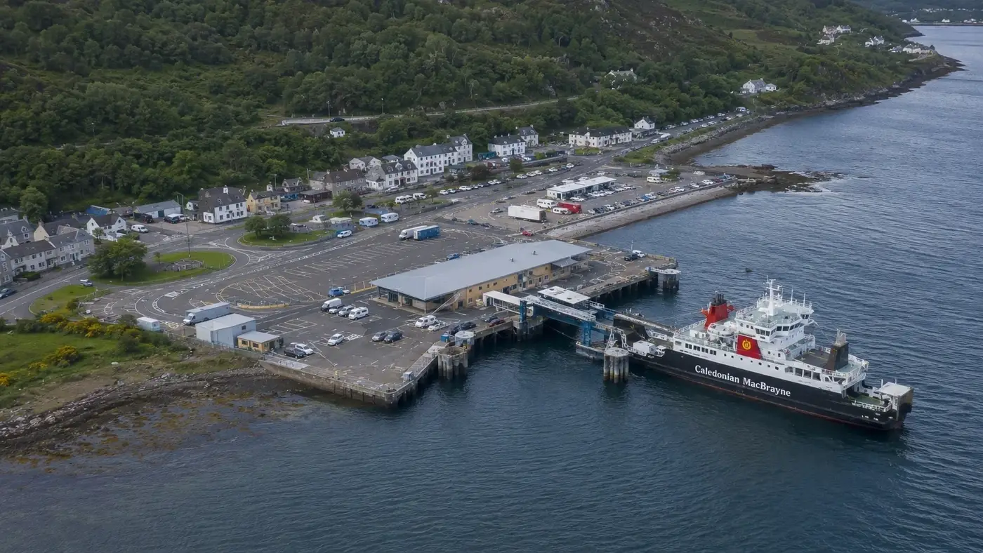 Port desservi par la liaison Ullapool–Stornoway