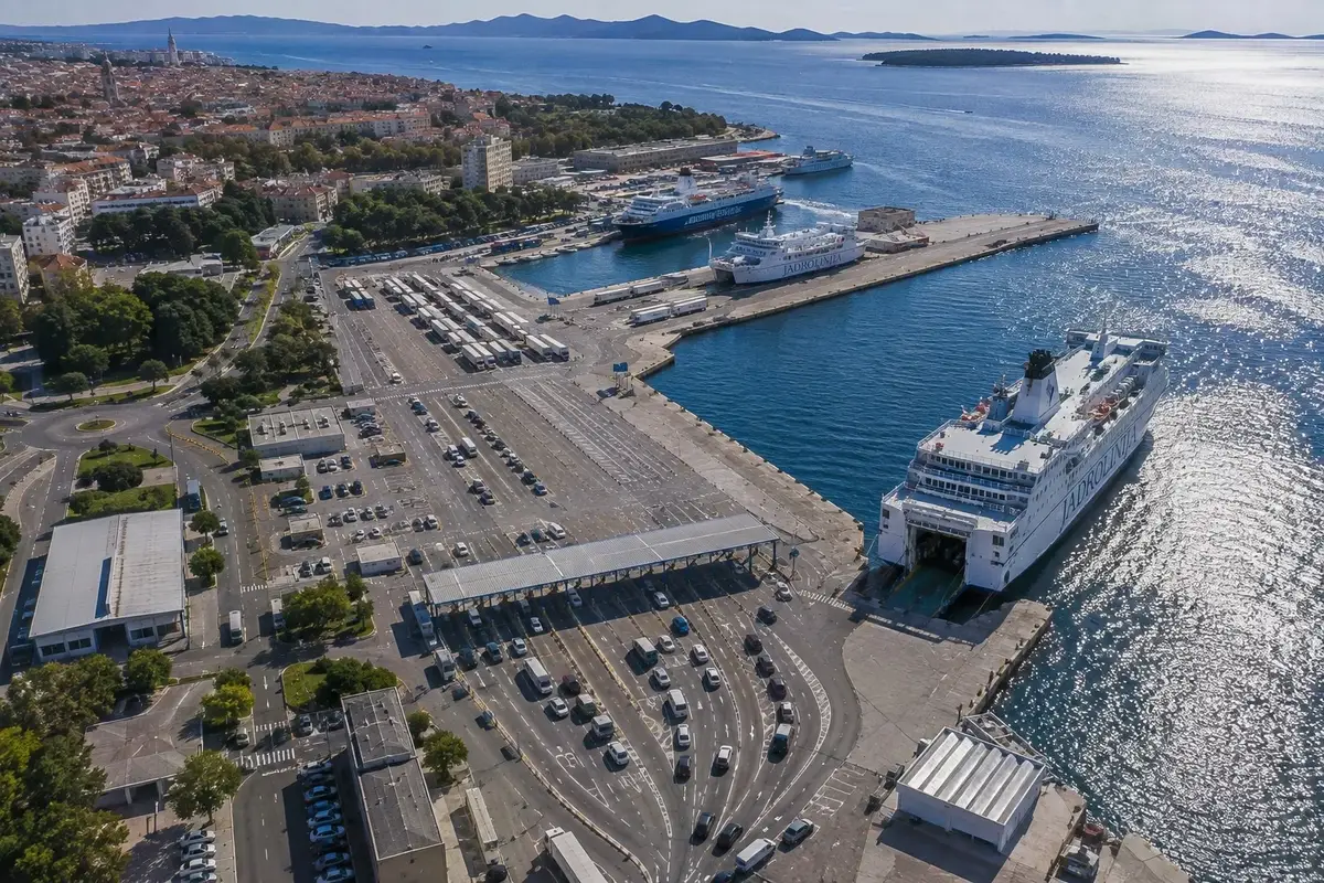 Port desservi par la liaison Ancône–Zadar