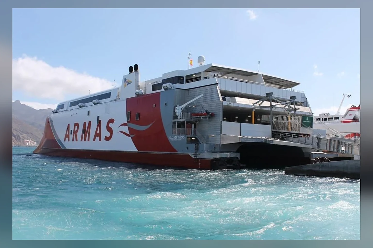 Ferry Armas Trasmediterránea
