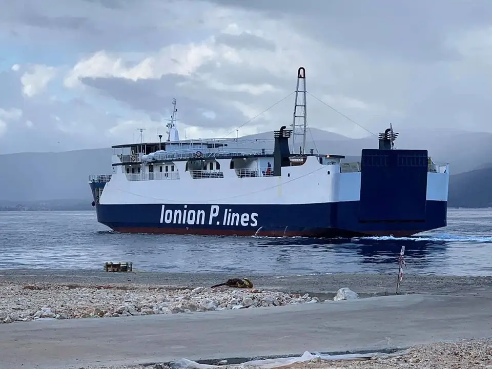 Ferry desservant la liaison Vasiliki, Lefkada–Fiskardo, Kefalonia