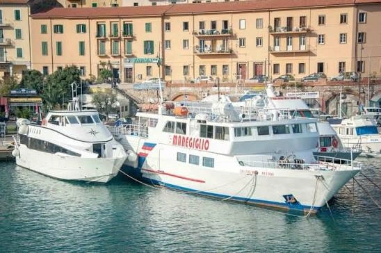 Ferry Maregiglio