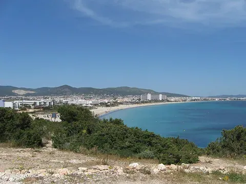 Vue de Playa d'en Bossa (Ibiza), Espagne